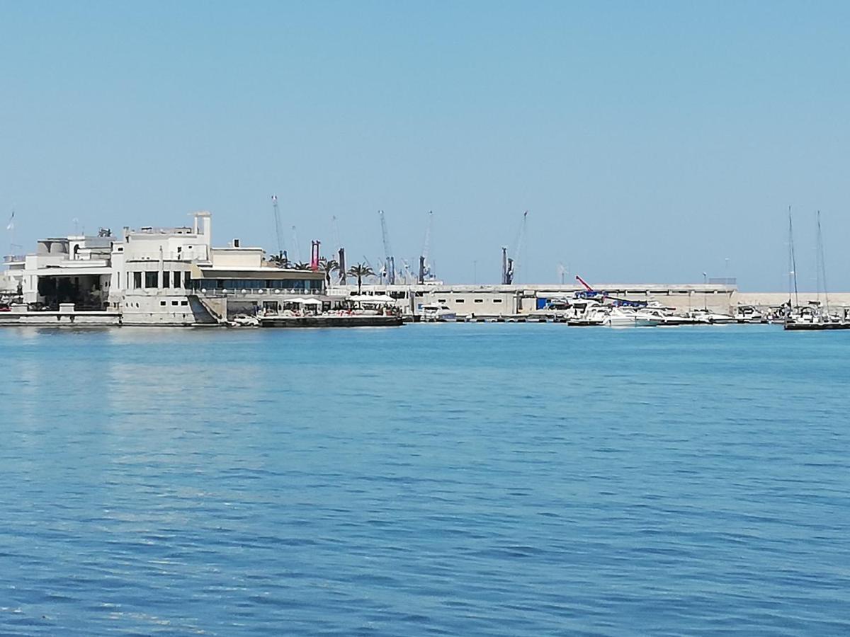 De Rossi Holiday Бари Экстерьер фото